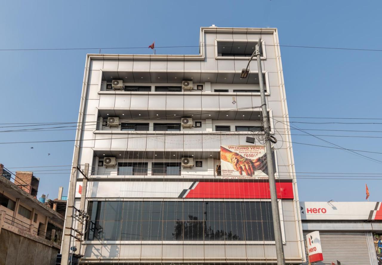 Hotel De Luxe Basai Road Гургаон Экстерьер фото